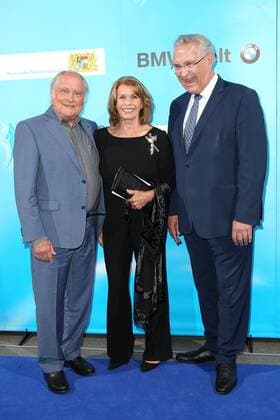 Senta Berger mit Ehemann Michael Verhoeven und Joachim Herrmann, Bayerischer Sportpreis 2018 in der BMW Welt in Muenchen am 21.07.2018