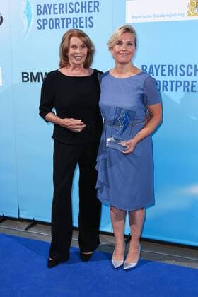 Senta Berger und Verena Bentele, Bayerischer Sportpreis 2018 in der BMW Welt in Muenchen am 21.07.2018