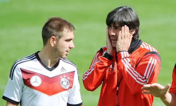 vl. Philipp Lahm und Bundestrainer Joachim Loew (Deutschland), Archivbild, GER, Symbolbild, Krise Deutscher Fussballbund, DFB St.Martin Passeiertal Copyright: xEIBNER Stuetzlex EP_EER