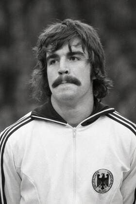 Heiner BRAND, Handballspieler, national, Portraet, Porträt, Portrait, angeschnittenes Einzelbild, Einzelmotiv, Handball Laenderspiel Deutschland BRD - Polen 10:9 am 07.02.1975, Â
