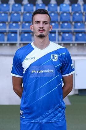 Mergim Berisha (1. FC Magdeburg) - 2. BL PortraÌˆttermin 2018 2019 offizieller Fototermin 1. FC Magdeburg in der MDCC Arena in Magdeburg - Porträt, Portrait,Deutschland, Fussball, Mann, Maenner,GER,23.07.2018