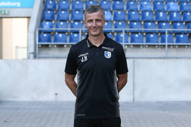 Trainer Jens Härtel (1. FC Magdeburg) - 2. BL PortraÌˆttermin 2018 2019 offizieller Fototermin 1. FC Magdeburg in der MDCC Arena in Magdeburg - Porträt, Portrait,Deutschland, Fussball, Mann, Maenner,GER,23.07.2018