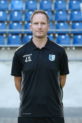 Mannschaftsarzt Dr. Jan Schüttrumpf (1. FC Magdeburg) - 2. BL PortraÌˆttermin 2018 2019 offizieller Fototermin 1. FC Magdeburg in der MDCC Arena in Magdeburg - Porträt, Portrait,Deutschland, Fussball, Mann, Maenner,GER,23.07.2018