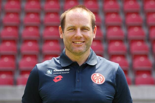 STEFAN STUEWE PHYSIOTHERAPEUT 1. FSV MAINZ 05 FUSSBALL, GER, 1.BL, PORTRAETTERMIN 2018 2019, 