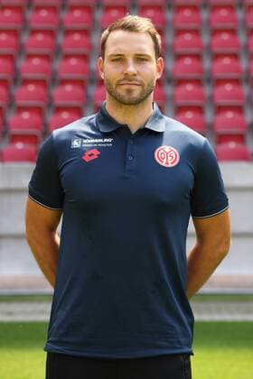 NICO HOELZEL PHYSIOTHERAPEUT 1. FSV MAINZ 05 FUSSBALL, GER, 1.BL, PORTRAETTERMIN 2018 2019, 