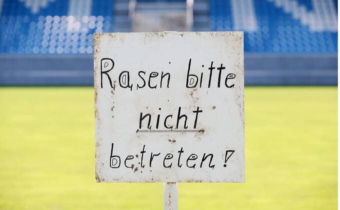 Chemnitz, 25.07.2018, Stadion Chemnitz, Fussball , Chemnitzer FC, Regionalliga Nordost , Im Bild: Rasen bitte nicht betreten. Rasensperre ,