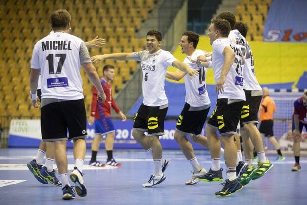 25.07.2018, Arena Zlatorog, Celje, SLO, EHF EM U20, Serbien vs Deutschland, Hauptrunde, Gruppe 1, im Bild Players of Germany celebrate win against Serbia during the main round, Group 1 match of the EHF men s Handball European U20 Championship between Serbia and Germany at the Arena Zlatorog in Celje, Slovenia on 2018 07 25. Celje