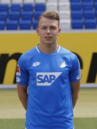 Dennis Geiger , TSG 1899 Hoffenheim . Porträttermin TSG 1899 Hoffenheim 2018-2019 . Sinsheim, GER, 25.07.2018 ,Fussball 1. Bundesliga 2018 2019 .