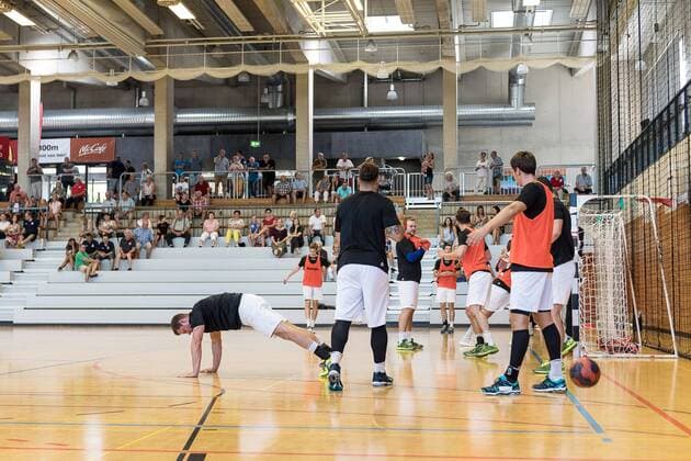 Warmlaufen und Dehnen, HBW Balingen-Weilstetten, Handball, 2. Bundesliga, Oeffentliches Training, 2018 2019, 26.07.2018, HBW Balingen-Weilstetten, Handball, 2. Bundesliga, Oeffentliches Training, 2018 2019, 26.07.2018 Balingen Copyright: xEIBNER SaschaxWaltherx EP_SWA