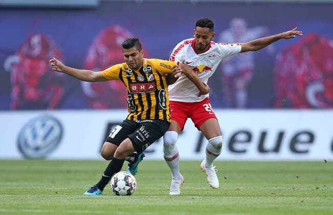 26.07.2018, Fussball UEFA Europa League 2018 2019, 2. Qualifikationsrunde, RB Leipzig - BK Häcken, in der Red Bull Arena Leipzig. v.l. Paulinho (BK Häcken) im Zweikampf mit Matheus Cunha (RB Leipzig)