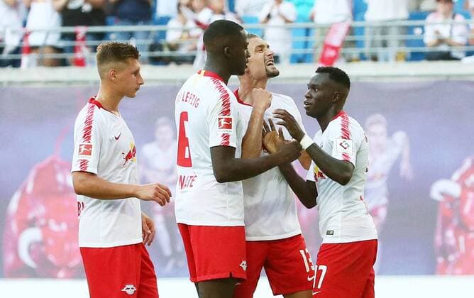 RB Leipzig - BK Haecken Fussball Euro League Quali Leipzig, 26.07.2018, Red Bull Arena, Fussball, UEFA EURO EM Europameisterschaft Fussball League , Qualifikation, 2.Runde, Hinspiel, RB Leipzig vs. BK Häcken , Im Bild; Tor für RB Leipzig. Bruma (17, RB Leipzig) erzielt den Treffer zum 1:0 und jubelt mit Willi Orban (4, RB Leipzig), Ibrahima KonatŽ Konate (6, RB Leipzig) und Stefan Ilsanker (13, RB Leipzig). ,