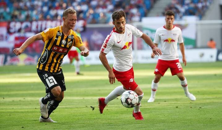 RB Leipzig - BK Haecken Fussball Euro League Quali Leipzig, 26.07.2018, Red Bull Arena, Fussball, Qualifikation zur UEFA Europa League , RB Leipzig vs. BK Häcken ((SWE) , Im Bild v.l.: Adam Andersson (28, Häcken) und Marcello Saracchi (3, RB Leipzig). ,