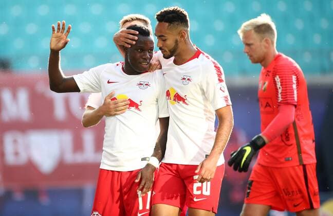 RB Leipzig - BK Haecken Fussball Euro League Quali Leipzig, 26.07.2018, Red Bull Arena, Fussball, Qualifikation zur UEFA Europa League , RB Leipzig vs. BK Häcken ((SWE) , Leipziger Torjubel nach dem 1:0. Im Bild v.l.: Torschütze Bruma (17, RB Leipzig) und Matheus Cunha (20, RB Leipzig). ,