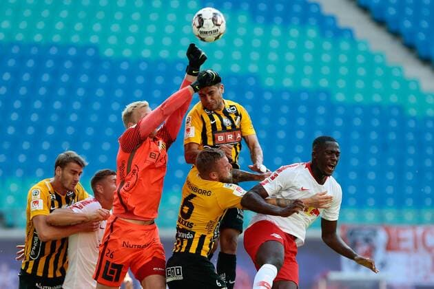 26.07.2018, xtgx, Fussball Europa League Qualifikation 2.Runde, RB Leipzig - BK Haecken emspor, v.l. Peter Abrahamsson (Haecken, 26) Parade, hält den Ball, fängt den Ball, pariert Leipzig