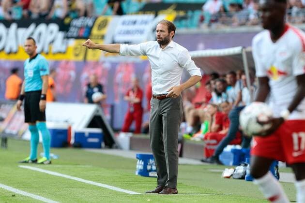 26.07.2018, xtgx, Fussball Europa League Qualifikation 2.Runde, RB Leipzig - BK Haecken emspor, v.l. Andreas Alm (Haecken, Trainer) gibt Anweisungen, gestikuliert mit den Armen, gesticulate, gives instructions Leipzig