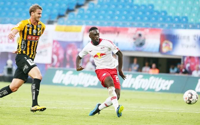 RB Leipzig - BK Haecken Fussball Euro League Quali Leipzig, 26.07.2018, Red Bull Arena, Fussball, UEFA EURO EM Europameisterschaft Fussball League , Qualifikation, 2.Runde, Hinspiel, RB Leipzig vs. BK Häcken , Im Bild; Tor für RB Leipzig. Jean-Kevin Augustin (29, RB Leipzig) erzielt den Treffer zum 4:0. links; Johan Hammar (3, Häcken). ,
