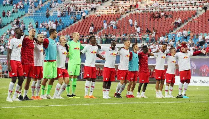 RB Leipzig - BK Haecken Fussball Euro League Quali Leipzig, 26.07.2018, Red Bull Arena, Fussball, UEFA EURO EM Europameisterschaft Fussball League , Qualifikation, 2.Runde, Hinspiel, RB Leipzig vs. BK Häcken 4:0 (2:0) , Im Bild; Jubel nach Spielschluß bei den Leipzigern. ,