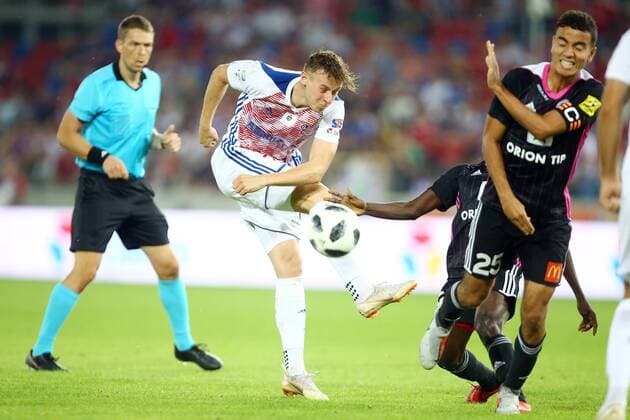 Fußball, EL Qualifikation, Gornik Zabrze - FK AS Trencin Zabrze , Stadion im. Ernesta Pohla 26.07.2018 pilka nozna II runda eliminacji UEFA Liga Europy sezon 2018 2019 Gornik Zabrze - AS Trencin NZ Szymon Zurkowski ( GORNIK ) Ashraf El Mahdioui ( TRENCIN ) FOT Michal Nowak Newspix.pl Zabrze , Arena Zabrze 26.07.2018 sport football 2nd qualifying round UEFA Europa League season 2018 2019 Gornik Zabrze - AS Trencin photo by Michal Nowak Newspix.pl --- Newspix.pl  180726MIN047