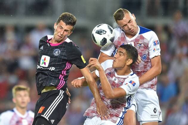 Fußball, EL Qualifikation, Gornik Zabrze - FK AS Trencin 2018.07.26 Zabrze Pilka nozna Liga Europy eliminacje sezon 2018 2019 Gornik Zabrze - AS Trencin N z Hamza Catakovic Dani Suarez Przemyslaw Wisniewski Foto PressFocus 2018.07.26 Zabrze Football UEFA Europa League season 2018 2019 Gornik Zabrze - AS Trencin Hamza Catakovic Dani Suarez Przemyslaw Wisniewski Credit: PressFocus NEWSPIX.PL --- Newspix.pl  20180726LUK1025