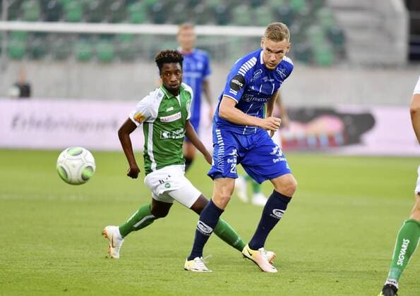 26.07.2018 St.Gallen ,Schweiz .Fussball Herren Saison 2018 2019 Europaleague Quali FC St.Gallen-Sarpsborg 08 FF Im Bild: Majeed Ashimeru (FC St.Gallen) gegen Jon-Helge Tveita (Sarpsborg) Zweikampf Aktion
