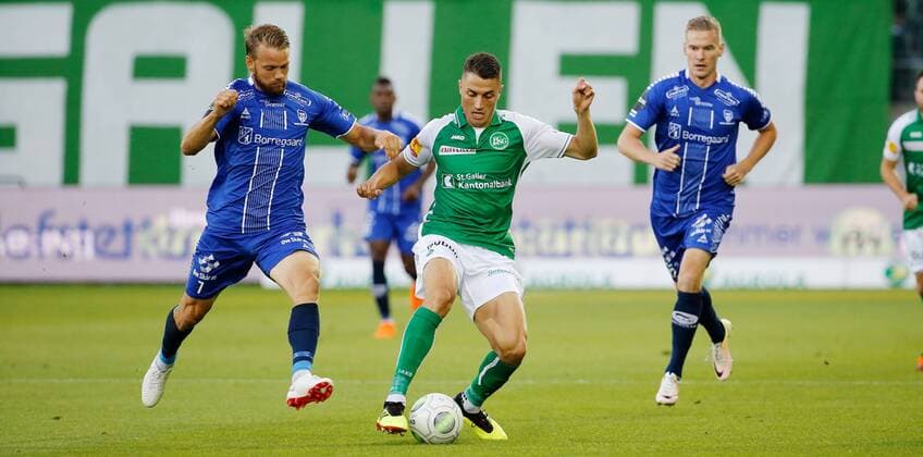 26.07.2018 Kybunpark St.Gallen , SCHWEIZ , Saison 2018 2019 Herren Fussball Europa League Qualifikation FC St.Gallen - Sarpsborg 08 FF Ole Jörgen Halvorsen (Sarpsborg) gegen Vincent Sierro (FCSG)