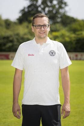 Teamarzt Dr. Eckhardt Klostermeier; KSV Holstein Kiel; 2.BL, PortraÌˆttermin 2018 2019. Kiel Schleswig-Holstein Germany CITTI FUSSBALL PARK Copyright: xAgentur54GradFelixxKoenigx