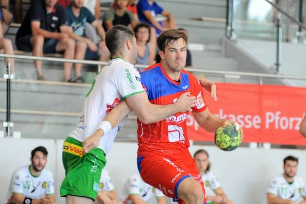 Rene Zobel (HBW Balingen-Weilstetten 2) gegen Dominik Jurilj (TSV Otmar St.Gallen 15) Handball, Maenner, Vorbereitungsturnier, 54.Sparkassen-Cup,Altensteig,Spiel um Platz5, 29.07.2018, Foto:TBaur Eibner TSV Otmar St.Gallen vs. HBW Balingen-Weilstetten Esslingen Copyright: xEIBNER TobiasxBaurx EP_TBR