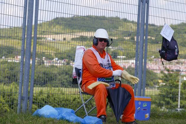 Motorsports: FIA Formula One World Championship WM Weltmeisterschaft 2018, Grand Prix of Hungary, steward, Streckenposten, track marshal Budapest Hungary