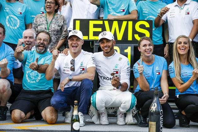 Motorsports: FIA Formula One World Championship WM Weltmeisterschaft 2018, Grand Prix of Hungary, 77 Valtteri Bottas (FIN, Mercedes AMG Petronas Motorsport), 44 Lewis Hamilton (GBR, Mercedes AMG Petronas Motorsport), Budapest Hungary