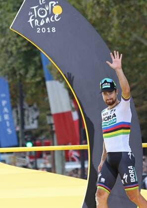 Peter Sagan of Slovakia arrives on the presentation podium after winning the Green Jersey (overall points leader) at the Tour de France in Paris on July 29, 2018. Geraint Thomas claimed his first Tour de France victory, becoming the first Welshman to win the event.  PAR20180729028 DAVIDxSILPA