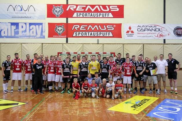 Abschlussbild mit Akteueren und Offizielle des Bergischen HC und den Fivers WAT Margareten HC Fivers WAT Margareten HC vs Bergischer HC, Handball, Testspiel, 29.07.18 Köflach Lipizanerheimat Österreich Sporthalle Köflach