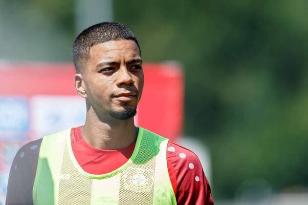 Zell am See, Oesterreich, 30.07.2018, Trainingslager Bayer 04 Leverkusen, Benjamin Henrichs (B04) schaut ( DeFodi507 *** Zell am See Austria 30 07 2018 Training camp Bayer 04 Leverkusen Benjamin Henrichs B04 is watching DeFodi507