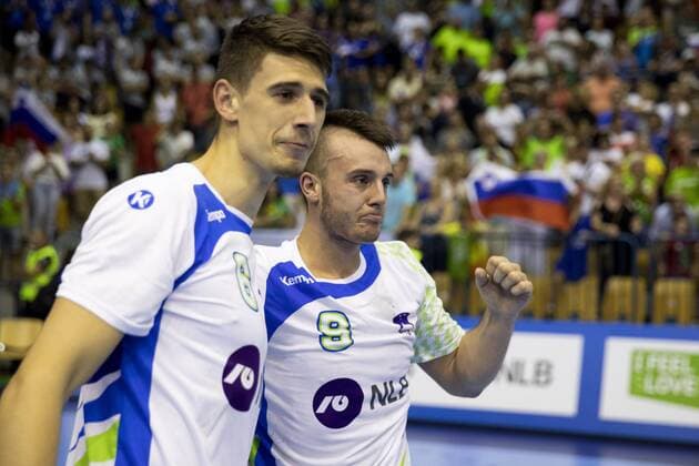 29.07.2018, Arena Zlatorog, Celje, SLO, EHF EM U20, Frankreich vs Slowenien, Finale, im Bild Players of Slovenia celebrate win against France during the final match of the EHF men s Handball European U20 Championship between France vs Slovenia at the Arena Zlatorog in Celje, Slovenia on 2018 07 29. Celje