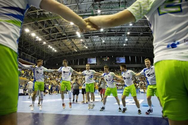 29.07.2018, Arena Zlatorog, Celje, SLO, EHF EM U20, Frankreich vs Slowenien, Finale, im Bild Players of Slovenia celebrate win against France during the final match of the EHF men s Handball European U20 Championship between France vs Slovenia at the Arena Zlatorog in Celje, Slovenia on 2018 07 29. Celje