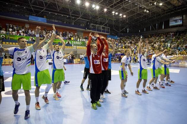 29.07.2018, Arena Zlatorog, Celje, SLO, EHF EM U20, Frankreich vs Slowenien, Finale, im Bild Players of Slovenia celebrate win against France during the final match of the EHF men s Handball European U20 Championship between France vs Slovenia at the Arena Zlatorog in Celje, Slovenia on 2018 07 29. Celje