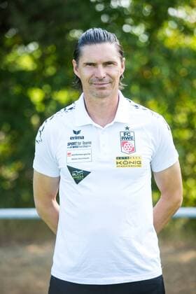 Erfurt , 010818 , Fussball Regionalliga FC Rot Weiss Erfurt , Portraittermin , Im Bild: Trainer Thomas Brdaric