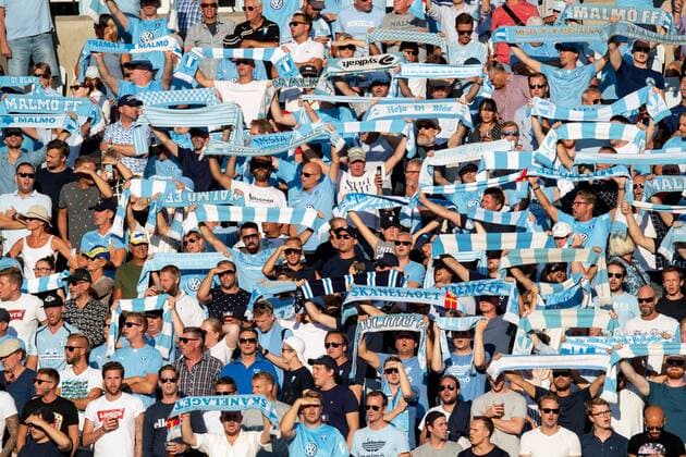 180801 Fans of Malmö FF prior to the UEFA Champions League qualifying match between Malmö FF and Cluj on August 1, 2018 in Malmö. Photo: Ludvig Thunman BILDBYRAN kod LT 35511 Copyright: LUDVIGxTHUNMAN BB180801LT003