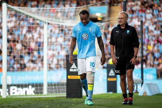 180801 Carlos Strandberg of Malmö FF leaves the pitch during the UEFA Champions League qualifying match between Malmö FF and Cluj on August 1, 2018 in Malmö. Photo: Mathilda Ahlberg BILDBYRAN Cop 178 Copyright: MATHILDAxAHLBERG BB180801MA028