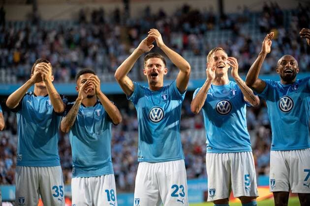 180801 Samuel Adrian, Romain Gall, Marcus Antonsson, Sören Rieks and Fouad Bachirou of Malmö FF celebrates after the UEFA Champions League qualifying match between Malmö FF and Cluj on August 1, 2018 in Malmö. Photo: Ludvig Thunman BILDBYRAN kod LT 35511 Copyright: LUDVIGxTHUNMAN BB180801LT048