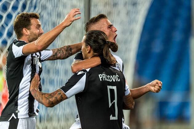 Fussball Champions League - Zweite Qualifikationsrunde - 18 19 - FC Basel 1893 - FC PAOK Saloniki - 01-08-2018 Torjubel Paok, beim Champions League - Qualifikationsrunde 2 Spiel zwischen dem FC Basel 1893 und dem FC PAOK Saloniki, am Mittwoch, den 01. August 2018 im St. Jakob-Park in Basel. (