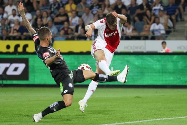 SOCCER - UEFA CL quali, Sturm vs Ajax GRAZ,AUSTRIA,01.AUG.18 - SOCCER - UEFA Champions League qualification, SK Sturm Graz vs AFC Ajax Amsterdam. Image shows Lukas Spendlhofer (Sturm) and Klaas Jan Huntelaar (Ajax). GEPAxpictures xChristianxWalgram
