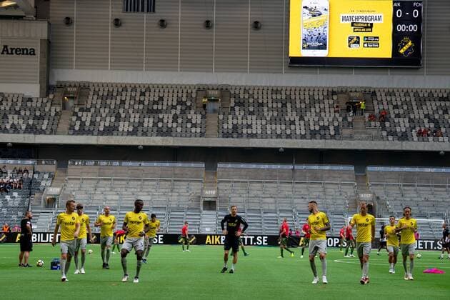 180802 Players of AIK during the varm up prior to the UEFA Europa League qualifying match between AIK and Nordsjälland on August 2, 2018 in Stockholm. Copyright: JONATHANxNÄCKSTRAND BB180802JN003