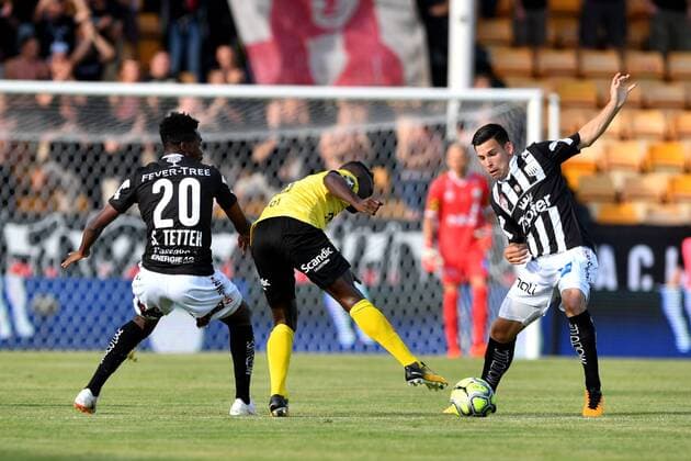 SOCCER - UEFA EL quali, Lillestroem vs LASK LILLESTROEM,NORWAY,02.AUG.18 - SOCCER - UEFA Europa League qualification, Lillestroem SK vs LASK Linz. Image shows Samuel Tetteh (LASK), Ifeanyi Onyedika (Lillestroem) and Peter Michorl (LASK). GEPAxpictures xFlorianxErtl
