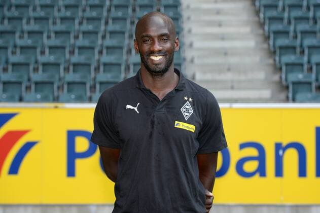 Fußball, Borussia Mönchengladbach Porträttermin Trainer Übergangsbereich Otto Addo; VfL Borussia Mönchengladbach; 1. BL, 2018 2019