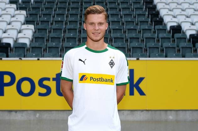 Fußball, Borussia Mönchengladbach Porträttermin Nico Elvedi; VfL Borussia Mönchengladbach; 1. BL, 2018 2019