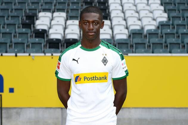 Fußball, Borussia Mönchengladbach Porträttermin Mamadou Doucoure; VfL Borussia Mönchengladbach; 1. BL, 2018 2019