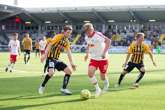 180802 Erik Friberg of Häcken and Emil Forsberg of Leipzig during the UEFA Europa League qualifying match between Häcken and RB Leipzig on August 2, 2018 in Gothenburg. Copyright: MICHAELxERICHSEN BB180802MI035