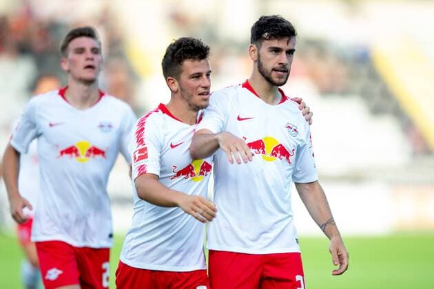 180802 Massimo Bruno of Leipzig celebrates with his teammates after scoring 0-1 during the UEFA Europa League qualifying match between Häcken and RB Leipzig on August 2, 2018 in Gothenburg. Copyright: MICHAELxERICHSEN BB180802MI038