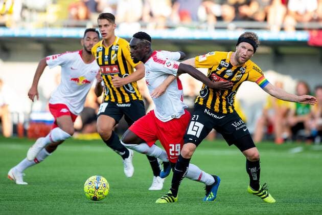 180802 Rasmus Lindgren of Häcken and Jean-Kevin Augustin of Leipzig during the UEFA Europa League qualifying match between Häcken and RB Leipzig on August 2, 2018 in Gothenburg. Copyright: MICHAELxERICHSEN BB180802MI042