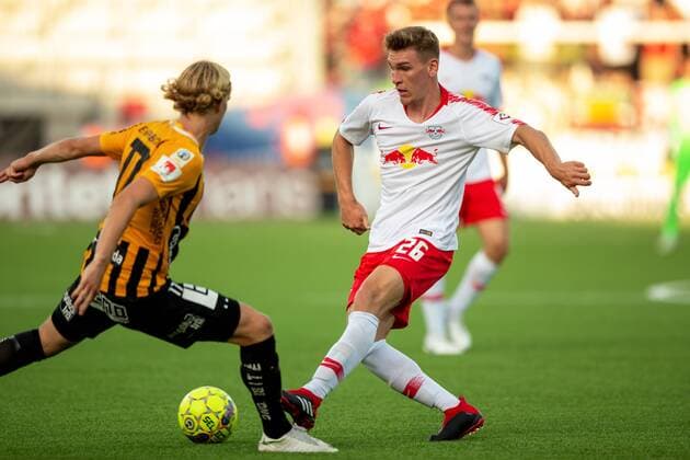 180802 Gustav Berggren of Häcken and Niclas Stierlin of Leipzig during the UEFA Europa League qualifying match between Häcken and RB Leipzig on August 2, 2018 in Gothenburg. Copyright: MICHAELxERICHSEN BB180802MI043